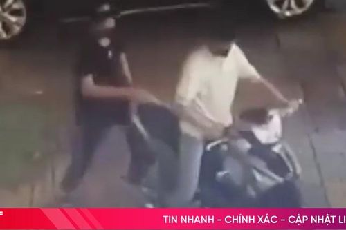 Xe máy để hớ hênh thành 'mồi ngon' cho 2 tên trộm