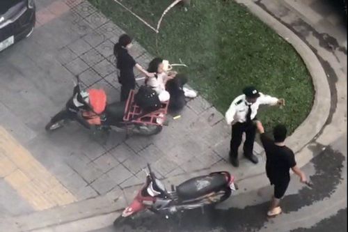 Mâu thuẫn trong việc nuôi con, chồng chém vợ cũ