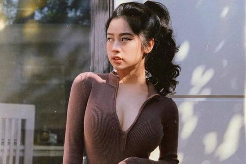 Những chiếc áo kích thích thị giác cực mạnh của 'hot girl tạp hóa'