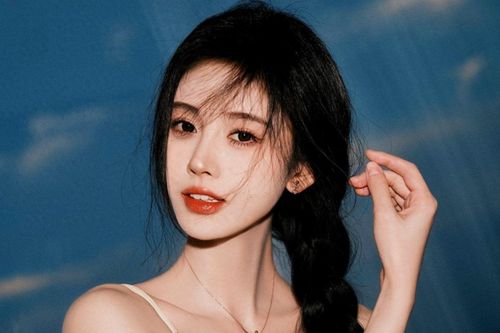 Vừa chia tay Trần Triết Viễn, Cúc Tịnh Y đã vội sánh đôi bên 'Bạn trai quốc dân'