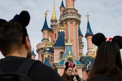 Công viên giải trí Disneyland: Cỗ máy kiếm tiền của Nhà Chuột đang hoạt động như thế nào?