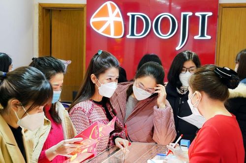 Năm 2023, lợi nhuận DOJI giảm hơn một nửa so với cùng kỳ, sạch nợ trái phiếu