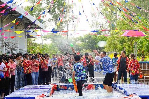 Đón Tết Songkran trong khu công nghiệp ở An Giang