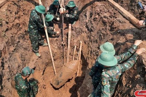 Tiêu hủy thành công trái bom hơn 300kg tại xã Chiềng Hặc