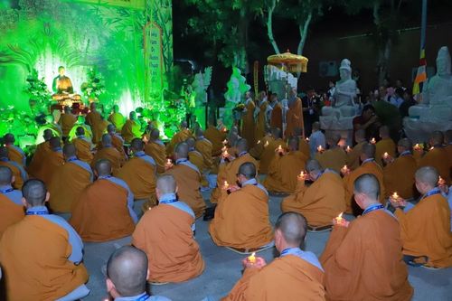TP.Cần Thơ: Đêm thắp nến tri ân tưởng niệm Đức Thánh Tổ Ni Đại Ái Đạo