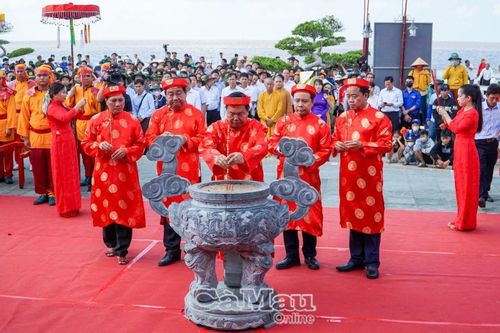 Thành kính tri ân Quốc Tổ