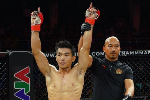 Trần Ngọc Lượng đánh bại học trò Johnny Trí Nguyễn