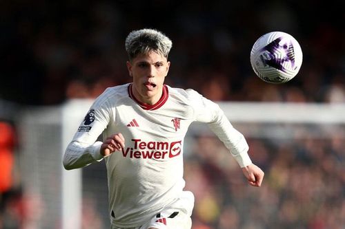 Bị thay sớm, sao trẻ Man Utd phản ứng khiến cổ động viên phẫn nộ