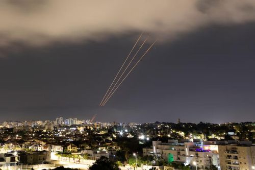 Israel tuyên bố đánh chặn hơn 200 tên lửa và UAV của Iran