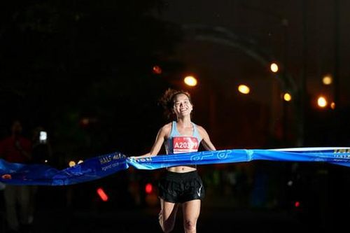 Phạm Thị Hồng Lệ vô địch Giải chạy bán marathon lớn nhất Việt Nam