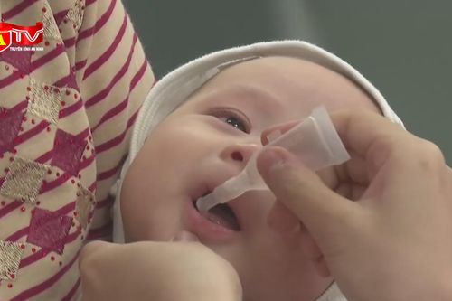 Trẻ em sẽ được uống vaccine Rota miễn phí