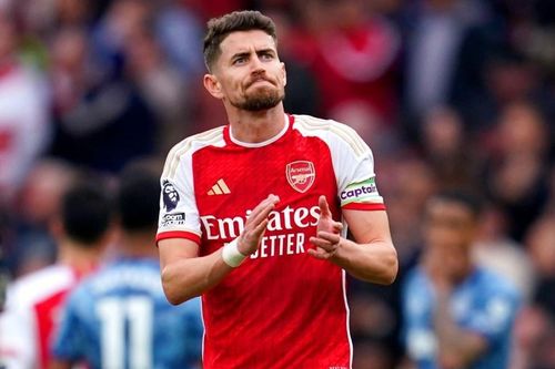 Arsenal nhận đòn giáng mạnh trong cuộc đua vô địch