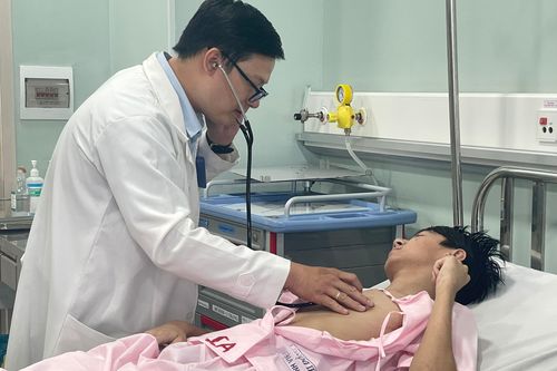 Thiếu niên 15 tuổi bị chấn thương thận sau chuyến đi chơi