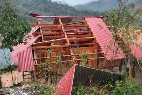 Nghệ An: mưa đá kèm lốc xoáy xảy ra tại miền núi gây thiệt hại