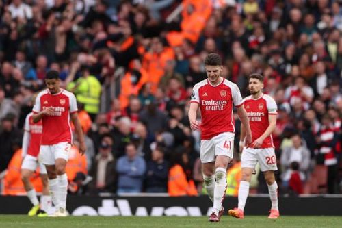 Liverpool và Arsenal thua sốc, Man City chiếm ngôi đầu bảng