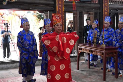 Khai hội chùa Láng - lan tỏa các giá trị văn hóa truyền thống