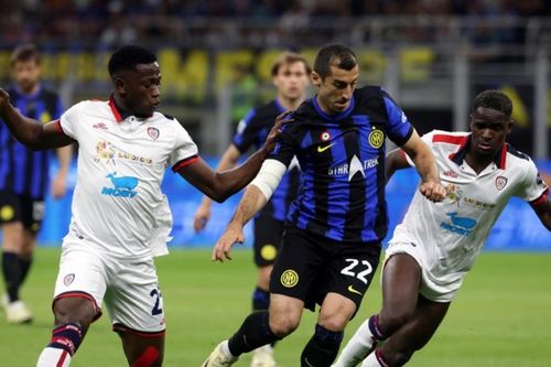 Inter đánh rơi chiến thắng Cagliari, chỉ còn cách ngôi vương đúng 3 điểm
