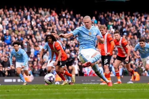 Cuộc đua vô địch Ngoại hạng Anh: Arsenal và Liverpool bỗng nhiên ngã ngựa, Man City lại rộng cửa đăng quang