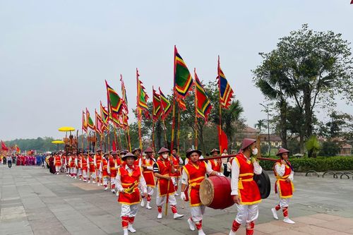 Độc đáo nghi lễ rước kiệu về Đền Hùng