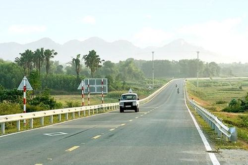 1.665 tỷ đồng xây dựng đường Hồ Chí Minh đoạn Chợ Chu - Ngã ba Trung Sơn