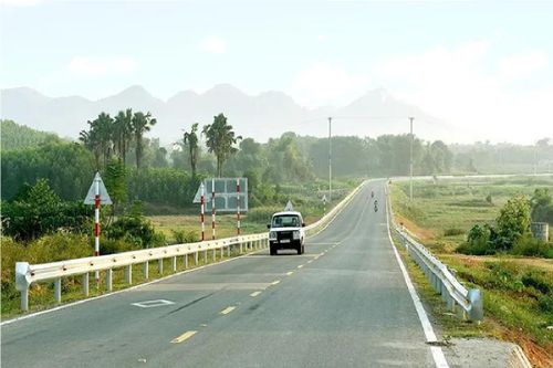 Khởi công đường Hồ Chí Minh đoạn chợ Chu – ngã ba Trung Sơn dịp 30/4