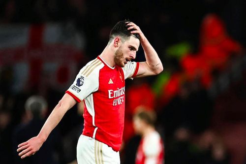 Arsenal mất ngôi đầu sau trận thua trên sân nhà