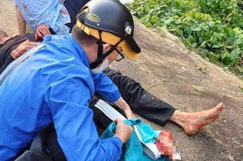 Vợ chồng bác sĩ kể lại giây phút cấp cứu hàng chục người gặp tai nạn giao thông
