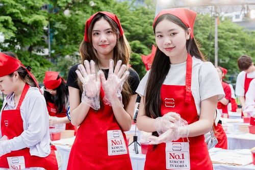 Đến Con đường văn hóa Hàn Quốc trải nghiệm muối kimchi cùng Jongga Việt Nam