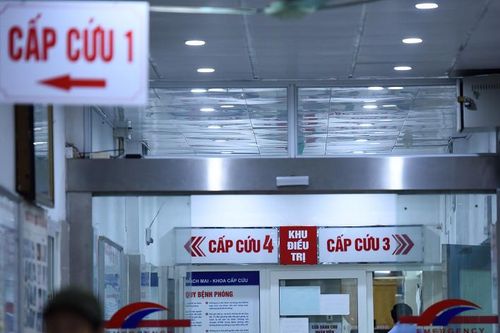Cô gái 25 tuổi đi cấp cứu vì uống quá nhiều loại thuốc phổ biến