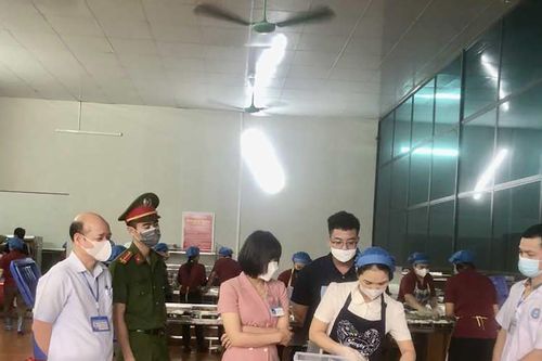 Thông tin mới vụ 33 học sinh nhập viện sau bữa trưa tại trường