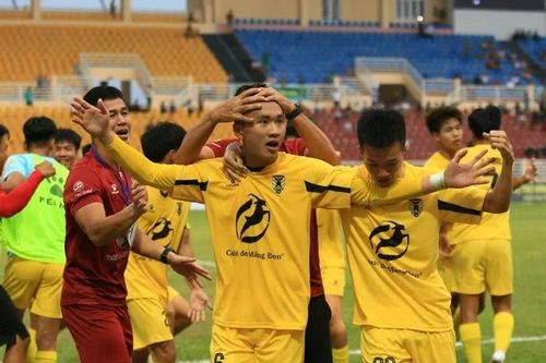 Đội bóng của HLV Park Hang -seo bại trận trong ngày Kon Tum FC lập kỷ lục; Thể Công Viettel tìm kiếm tài năng từ gần 900 cầu thủ nhí