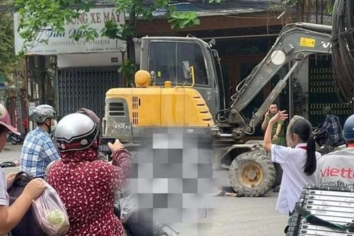 Nam Định: Va vào xe máy xúc ở ngã tư, một phụ nữ tử vong thương tâm