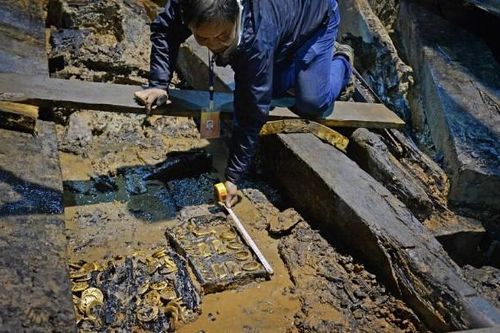 Vơ vét sạch lăng mộ hoàng đế, mộ tặc bỏ qua giếng vàng đặt ở nơi không ai ngờ