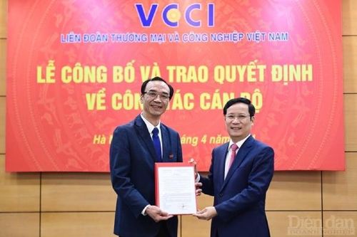 Nhà báo Nguyễn Linh Anh làm Tổng Biên tập Tạp chí Diễn đàn Doanh nghiệp