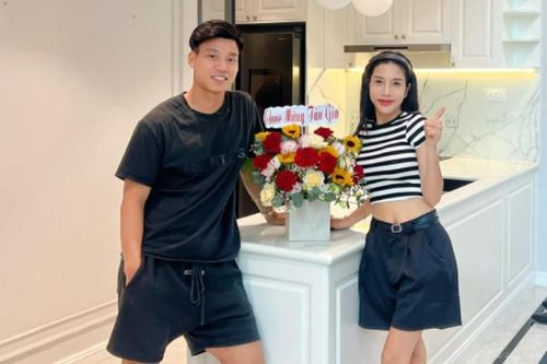 Văn Thanh tuổi 27 giàu sụ: Lái xe sang, mua nhà cả chục tỷ nhưng vẫn bị Duy Mạnh nhắc nhở vì 'ham chơi chưa cưới vợ'