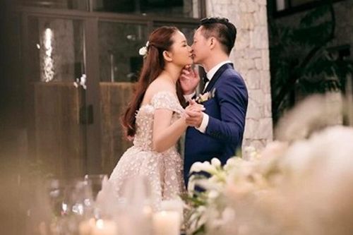 Kết hôn với đại gia hơn 2 con giáp, Á hậu Việt sống sang giàu, chê lời mời bán biệt thự giá 45 tỷ