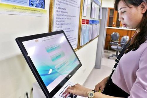 Sáp nhập xã, phường, người dân Hà Nội đổi giấy tờ thế nào?