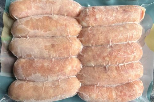 Thu giữ hơn 200kg xúc xích có dấu hiệu nhập lậu tại Hà Giang và Hà Nội