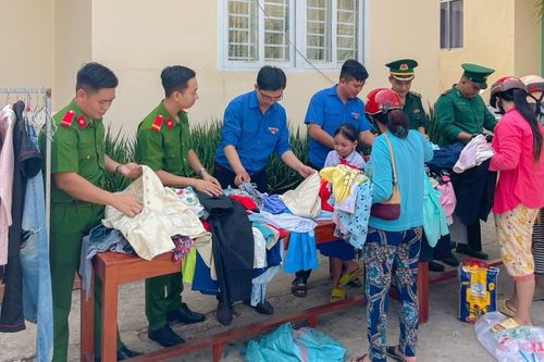 Tổ chức hành trình 'Tôi yêu Tổ quốc tôi' năm 2024 ở thị trấn Long Bình