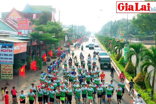 Hào hứng chạy đồng hành 'Vì bình yên biên giới'