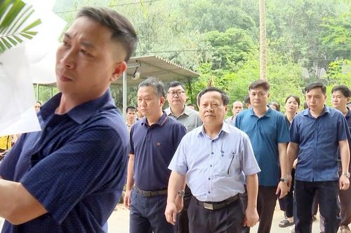 Thăm hỏi, động viên gia đình 2 nạn nhân tử vong do tai nạn giao thông đường sắt