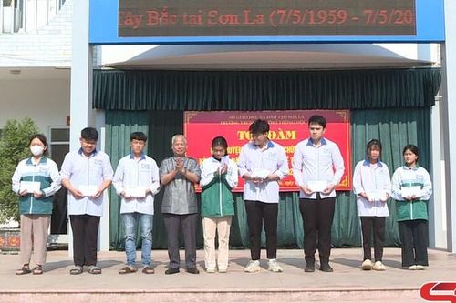 Tọa đàm với các nhân chứng lịch sử nhân Kỷ niệm 65 năm ngày Bác Hồ về thăm Mộc Châu