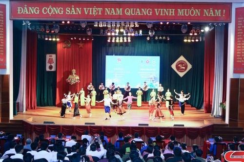 Các hoạt động ý nghĩa nhân dịp Tết cổ truyền Bunpimay: Chương trình gặp mặt 'Thắm tình hữu nghị đặc biệt Việt Nam – Lào'