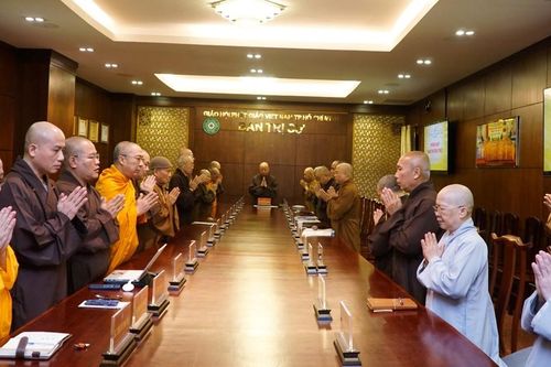 Các ban chuyên môn trình thiết kế kiệu hoa tại hội nghị Ban Thường trực Ban Trị sự Phật giáo TP.HCM