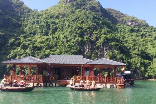 Quảng Ninh: Trung tâm Văn hóa nổi Cửa Vạn tạm dừng đón khách tham quan từ 25/4