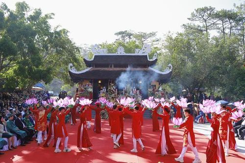 Linh thiêng Quốc Tổ trên cao nguyên đại ngàn