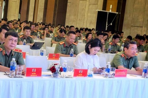 Tạo sự thống nhất cao trong thực hiện công tác thi đua, khen thưởng