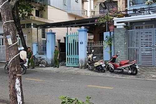 Sập tường trong lúc sửa ki-ốt, 4 người thương vong