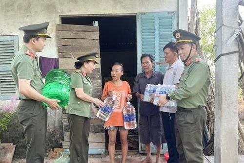 Cà Mau công bố tình huống khẩn cấp hạn hán cấp 2 ở huyện Trần Văn Thời và U Minh
