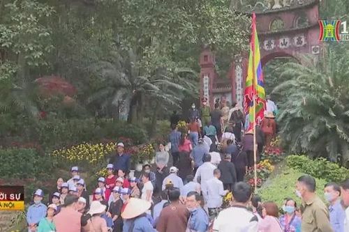 'Đền Hùng thất thủ' là tin giả